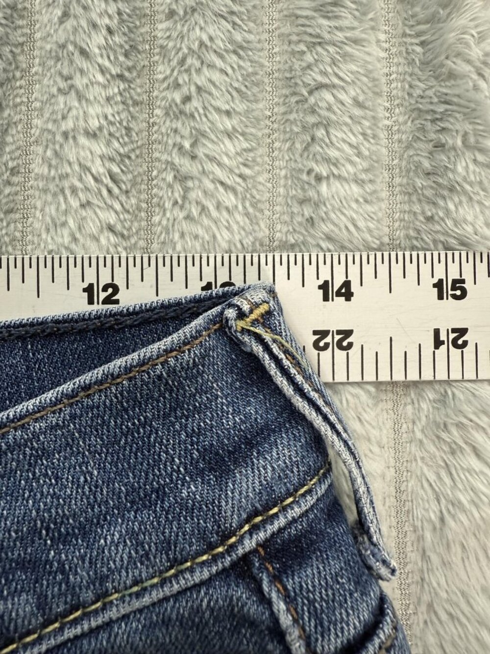 Levi's 515 Capri Jeans Womens 4 Blue Mid Rise Cuffed Crop Stretch Casual Denim - Picture 5 of 10